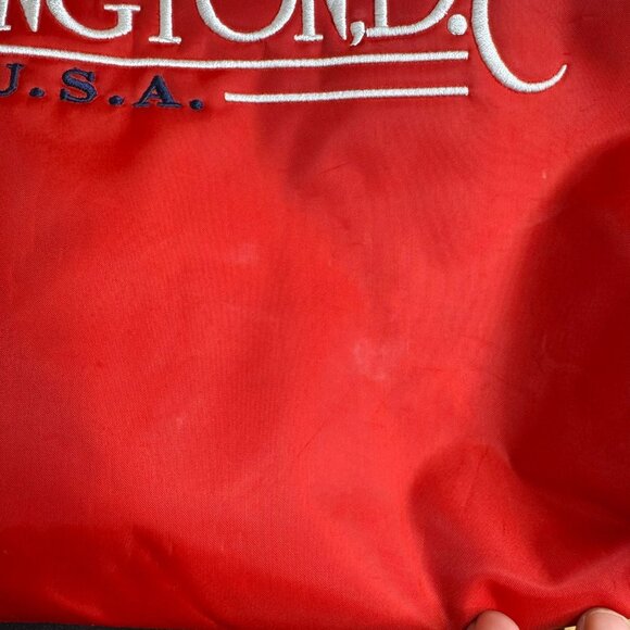 Vintage "Washington D.C." Red Nylon Tote Bag, Full Zip Closure, Americana Kitsch - Picture 5 of 12
